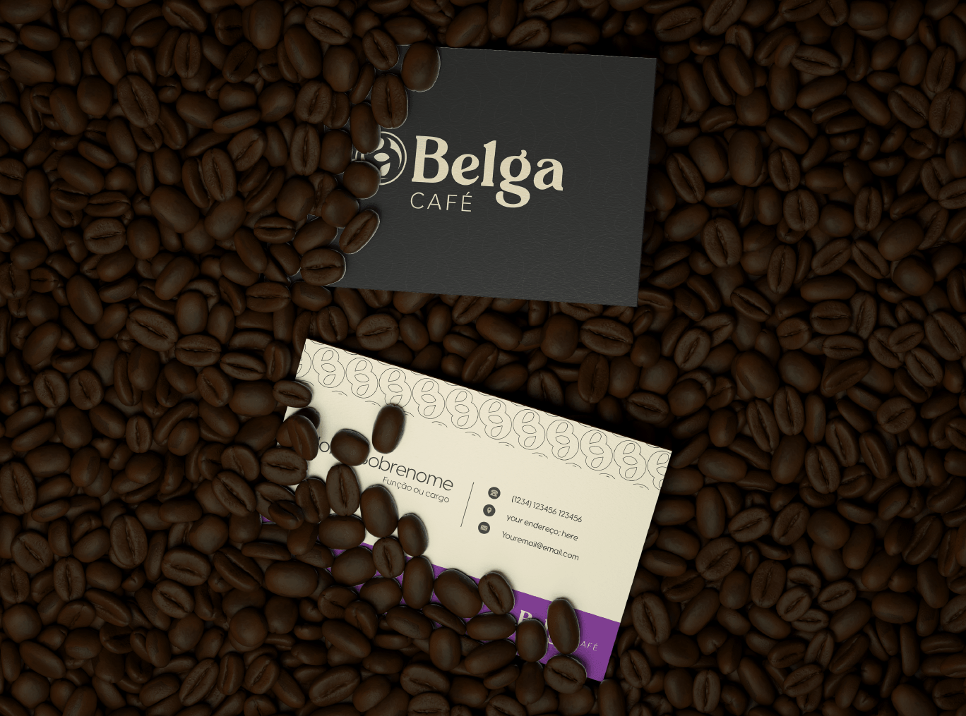 Cartões de visita sobre grãos de café