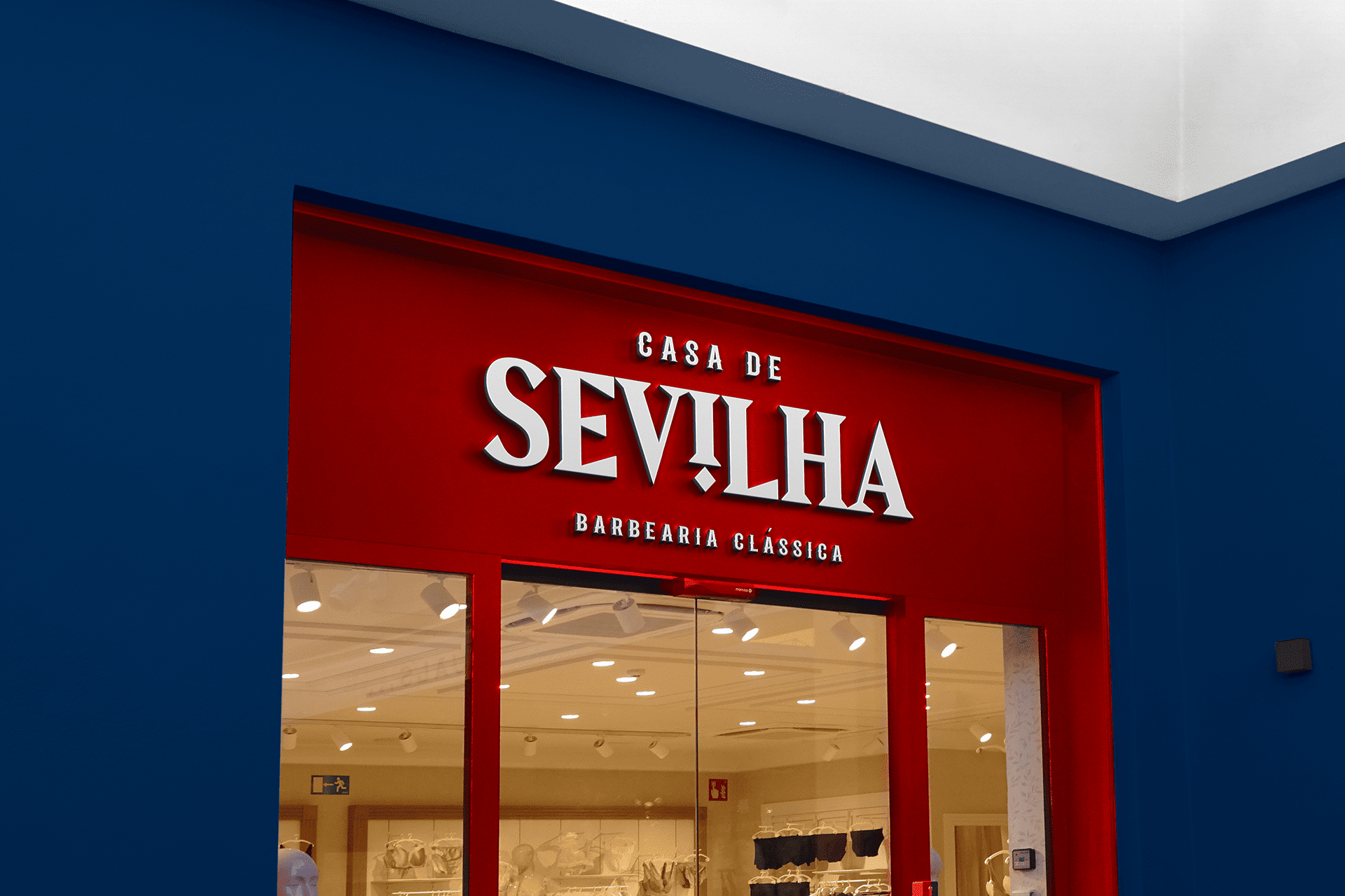 Fachada da loja em vermelho e azul
