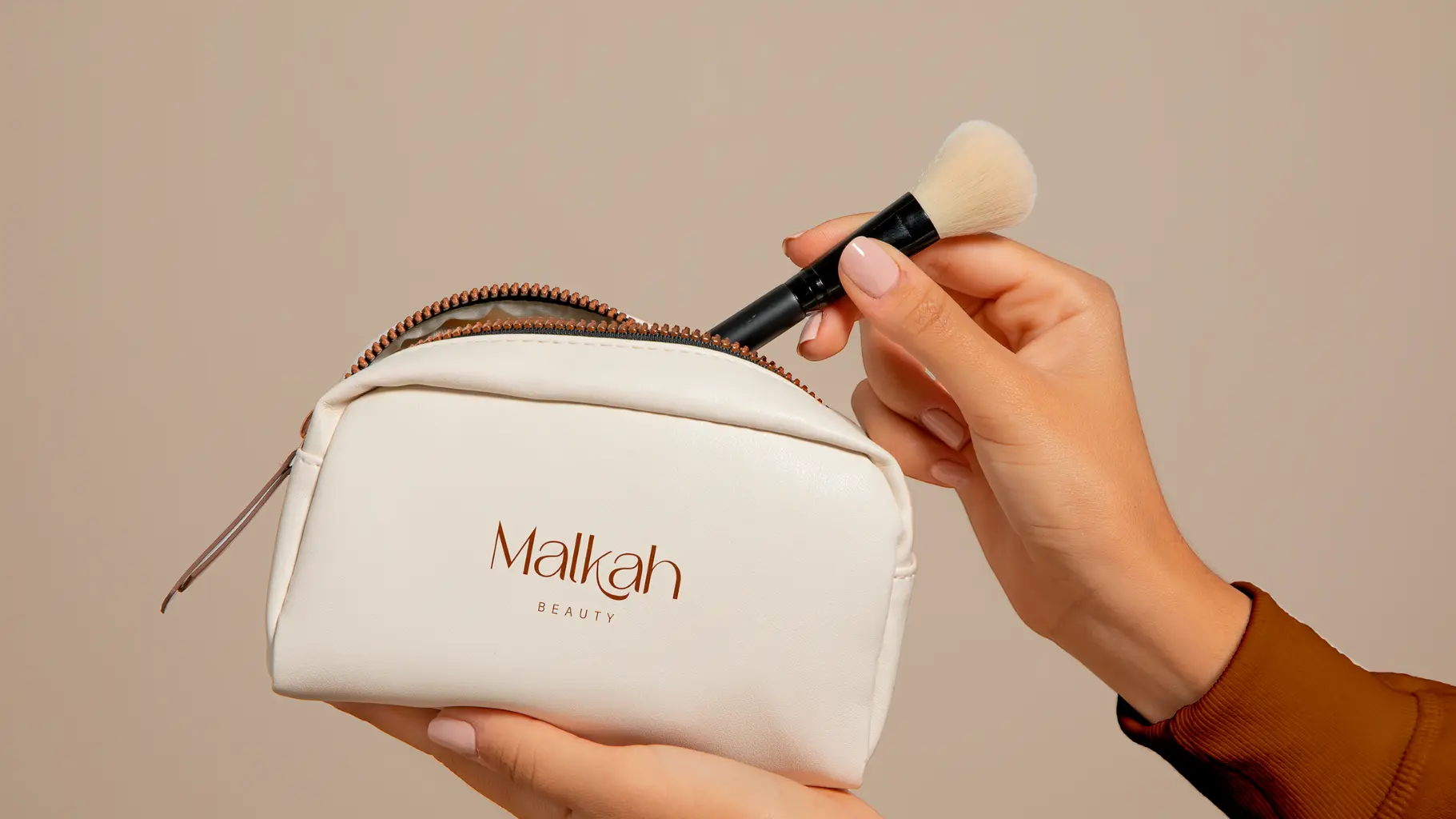 Necessaire com aplicação de marca